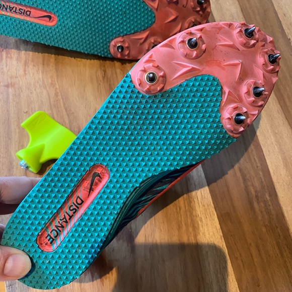 Nike women’s size 7.5 track & field cleats SOLD - Picture 4 of 7